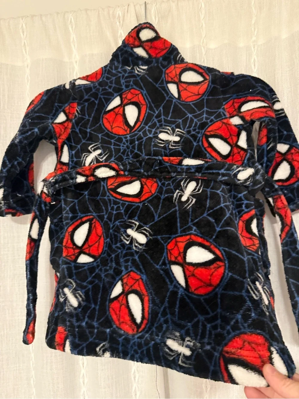 Spider-Man Robe by Marvel. Attached tie belt. Two pockets. Sz. 2T